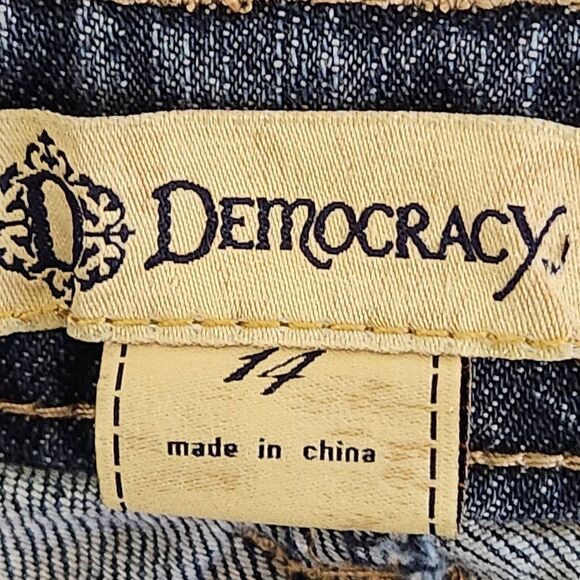 Democracy Distressed Capri Jeans with Embellished Pockets Size 14 - Picture 7 of 9